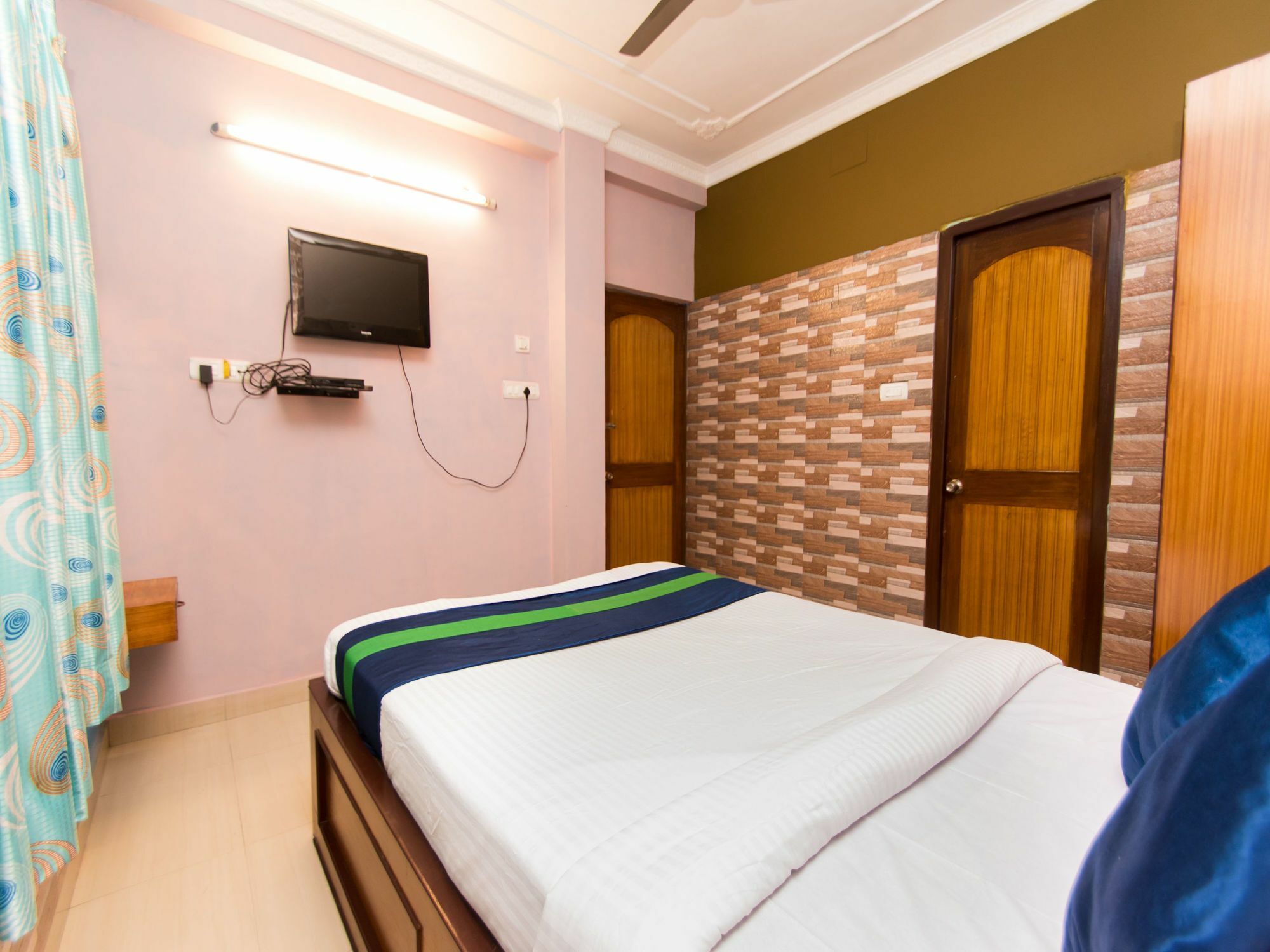 Oyo 2510 Near Camac Street Hotel Kolkata Exterior photo